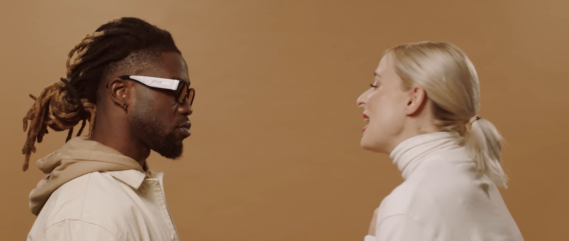 Photogramme 2 de Madame Monsieur — Comment ça va (clip, réalisé par Sam & Thibault)