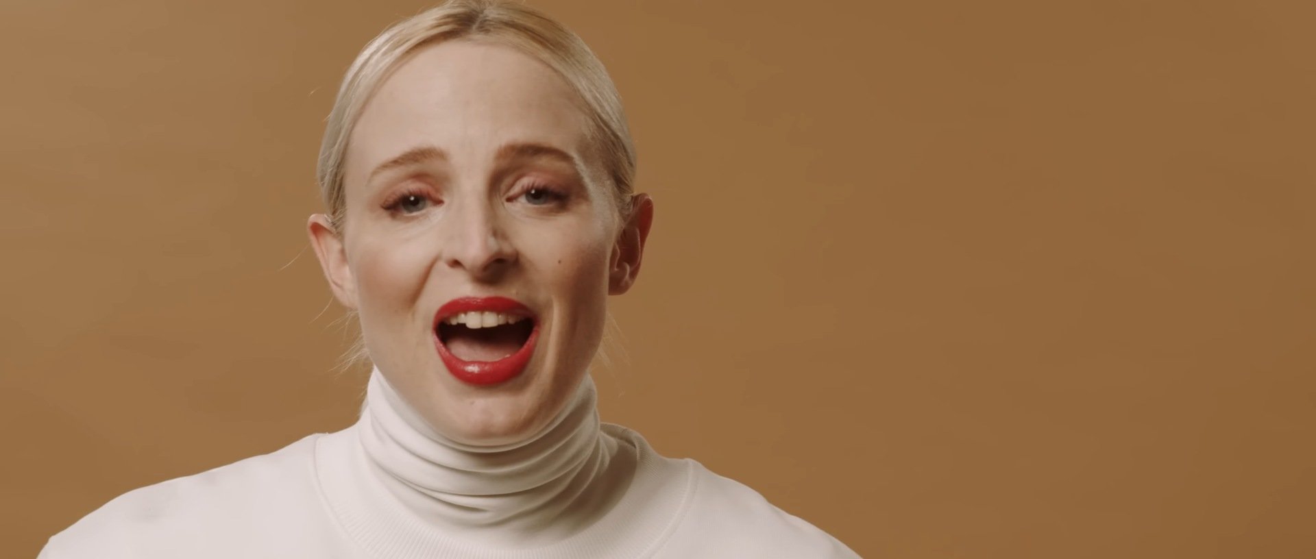 Photogramme 5 de Madame Monsieur — Comment ça va (clip, réalisé par Sam & Thibault)