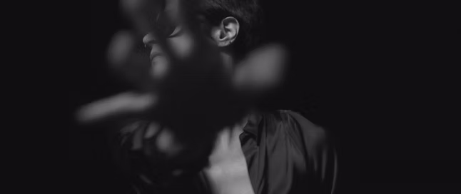 Photogramme 5 de Pietragalla Danse Barbara (teaser promotionnel — danse, mis en scène par Julien Derouault & Marie-Claude Pietragalla)
